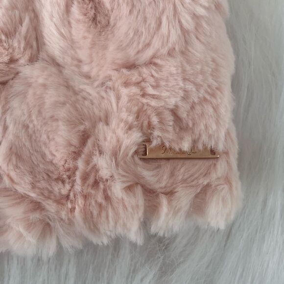 Mayoral NWT Pink Faux Fur Sleeveless Vest (6) - Picture 2 of 9